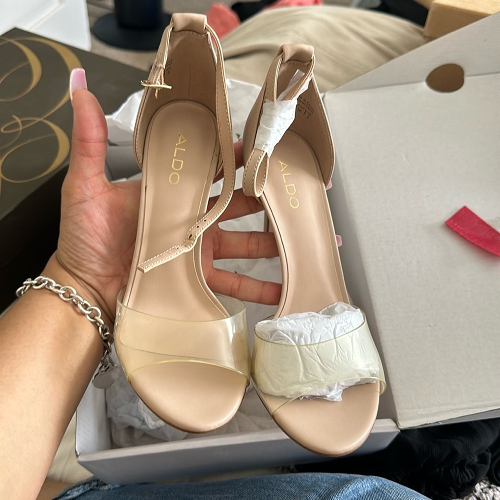 Nude heel with clear strap